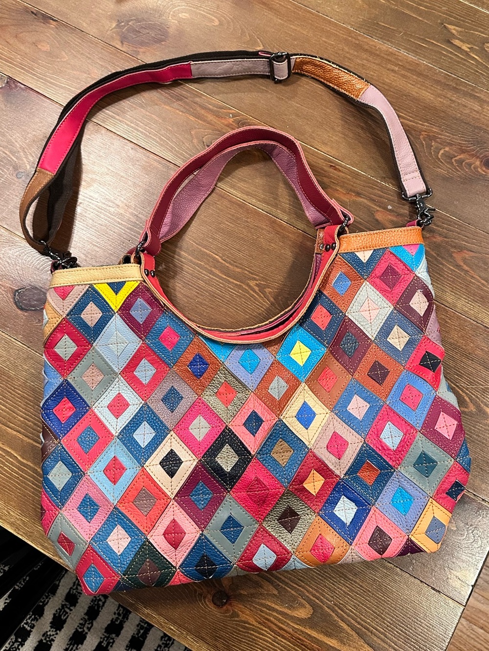 Colorful Diamond Patchwork Leather Shoulder Bag - Multicolor - Picture 4 of 7